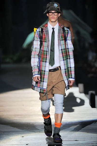 Look 19
